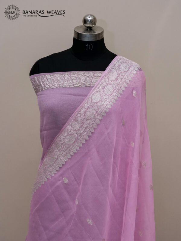 Pure Handloom Banarasi Kadhwa Khaddi Chiffon Saree Baby Pink Color Booti Design