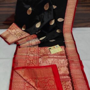 Pure Banarasi Kadhwa Katan Silk Saree Handloom Gold Zari Boota Design – Black and Red Color Contrast