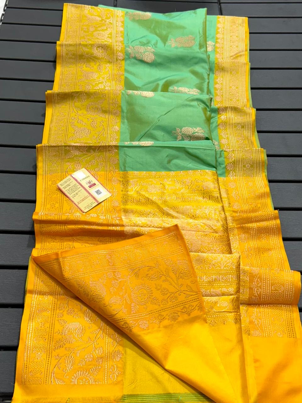 Pure Banarasi Kadhwa Katan Silk Saree Handloom Gold Zari Booti Design – Pista Green And Yellow Color Contrast