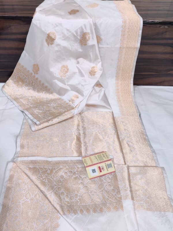 Pure Banarasi Kadhwa Katan Silk Saree Handloom Gold Zari Flower Boota Design – White Color