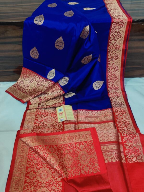 Pure Banarasi Kadhwa Katan Silk Saree Handloom Gold Zari Spade Boota Design – Blue And Red Color Contrast