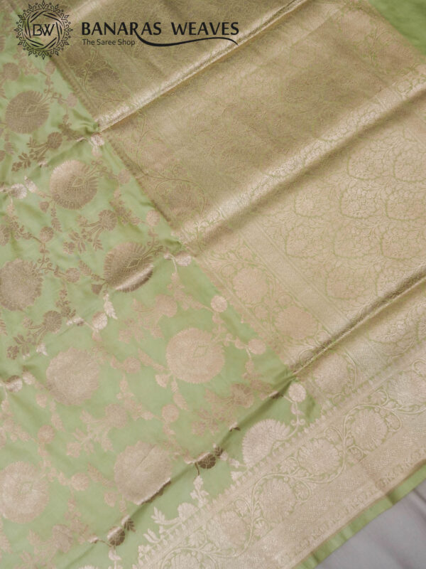 Pure Banarasi Katan Silk Saree Handloom Gold Zari Big Jaal Design - Light Green Color