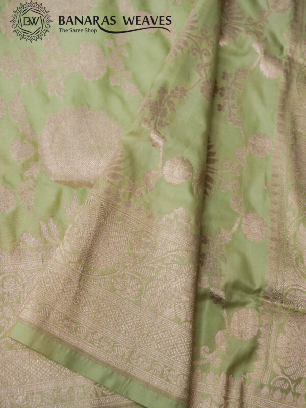 Pure Banarasi Katan Silk Saree Handloom Gold Zari Big Jaal Design - Light Green Color