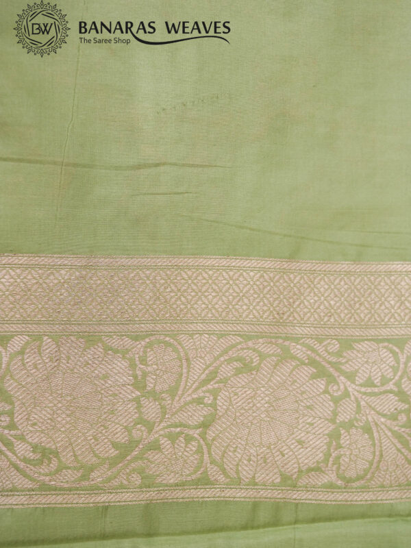 Pure Banarasi Katan Silk Saree Handloom Gold Zari Big Jaal Design - Light Green Color