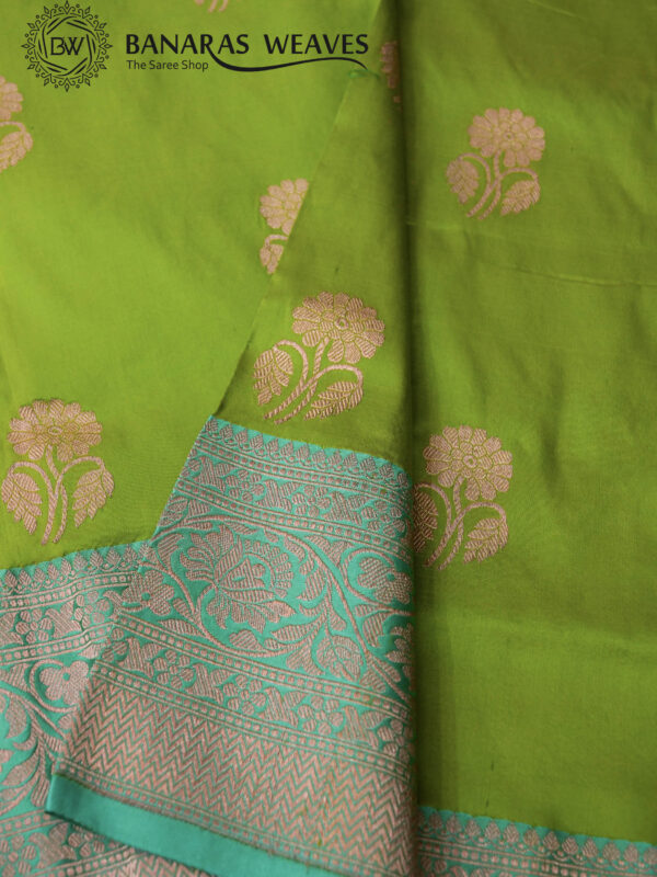 Pure Banarasi Kadhwa Katan Silk Saree Handloom Gold Zari Flower Boota Design – Green And Seagreen Color Contrast