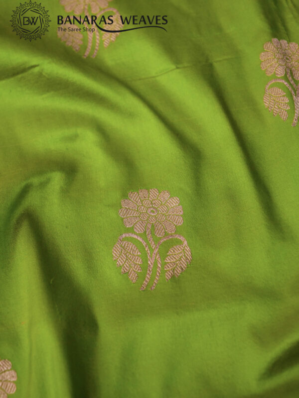 Pure Banarasi Kadhwa Katan Silk Saree Handloom Gold Zari Flower Boota Design – Green And Seagreen Color Contrast