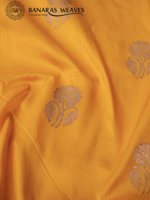 Pure Banarasi Kadhwa Katan Silk Saree Handloom Gold Zari Flower Boota Design – Gold And Seagreen Color Contrast