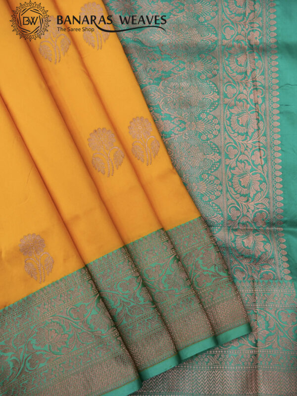 Pure Banarasi Kadhwa Katan Silk Saree Handloom Gold Zari Flower Boota Design – Gold And Seagreen Color Contrast