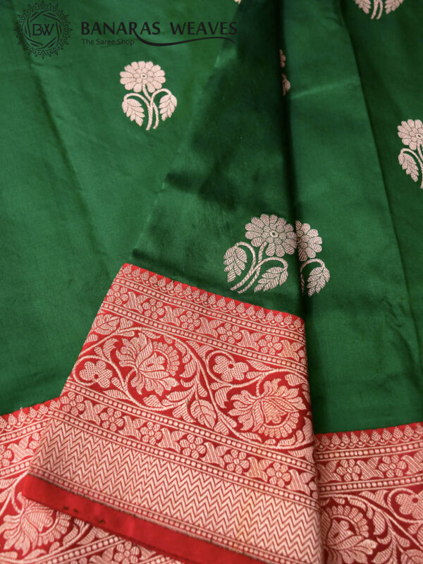 Pure Banarasi Kadhwa Katan Silk Saree Handloom Gold Zari Flower Boota Design – Green And Red Color Contrast