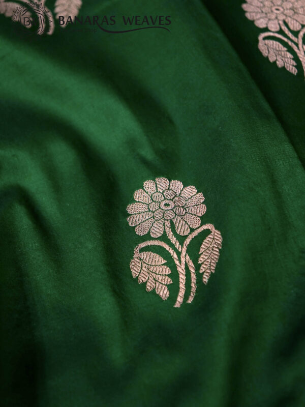 Pure Banarasi Kadhwa Katan Silk Saree Handloom Gold Zari Flower Boota Design – Green And Red Color Contrast