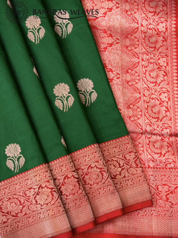 Pure Banarasi Kadhwa Katan Silk Saree Handloom Gold Zari Flower Boota Design – Green And Red Color Contrast